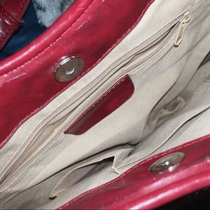 Read purse woman’s not name brand